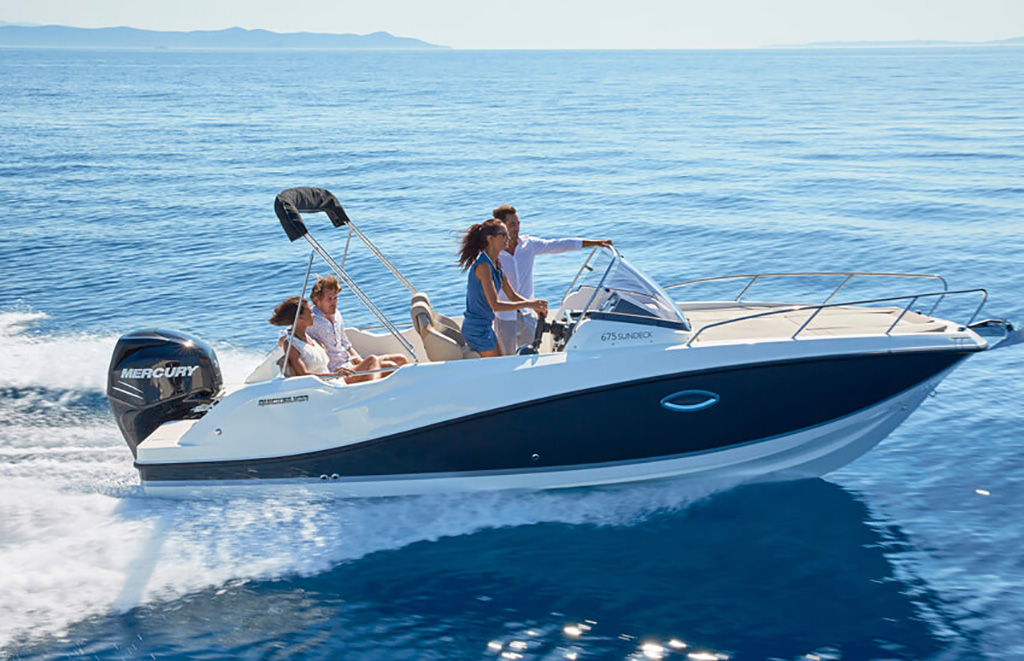 Alquiler de barcos en Altea - Motor Mercury y casco avanzado