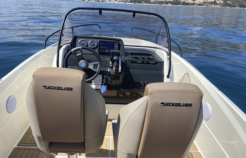 Ergonomic seating on the Quicksilver 605 Open boat in Altea for licence-based rental